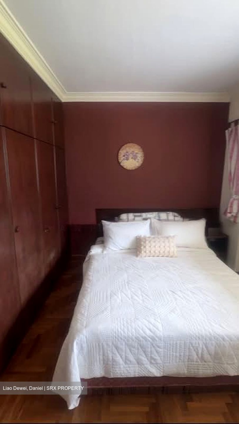 Blk 124 Tampines Street 11 (Tampines), HDB Executive #588237751